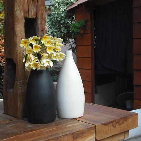 La Casa Homestay Senggigi Phòng bức ảnh